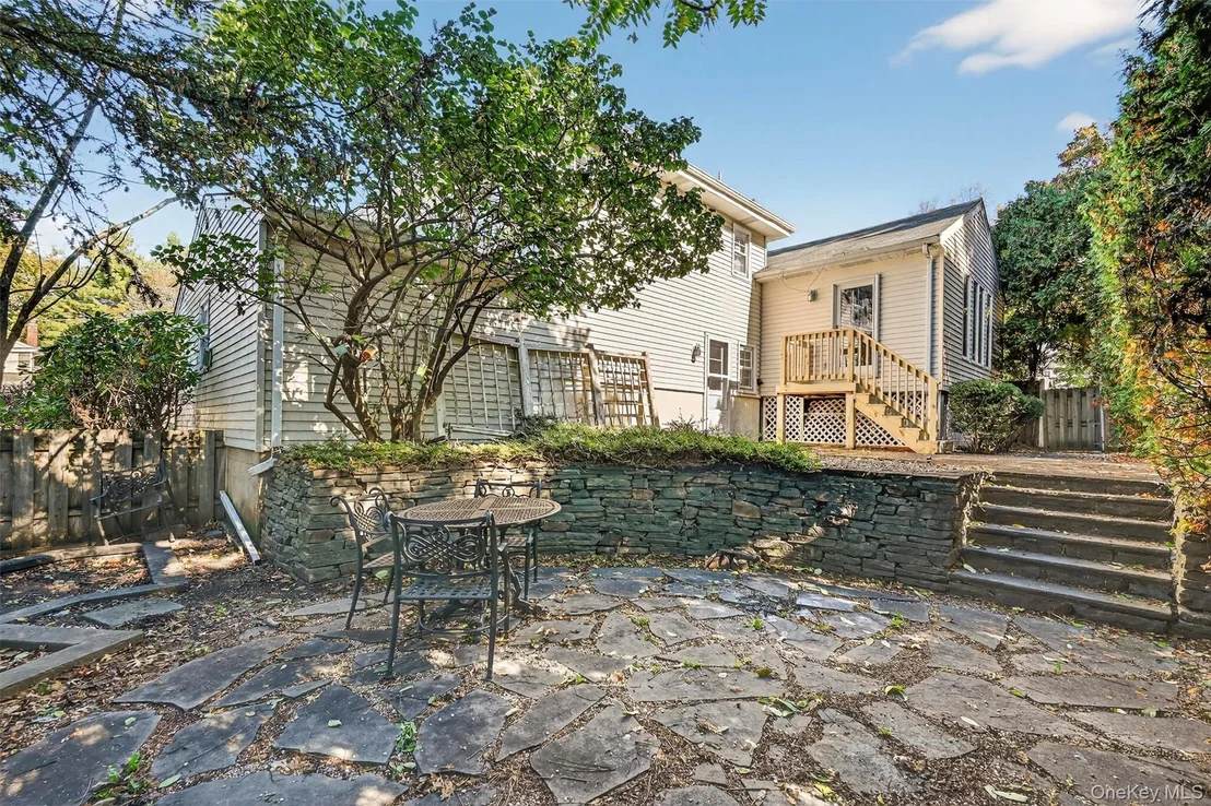 Photo of 23 Maplewood Boulevard