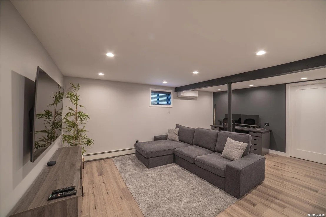 Photo of 263 Clement Avenue
