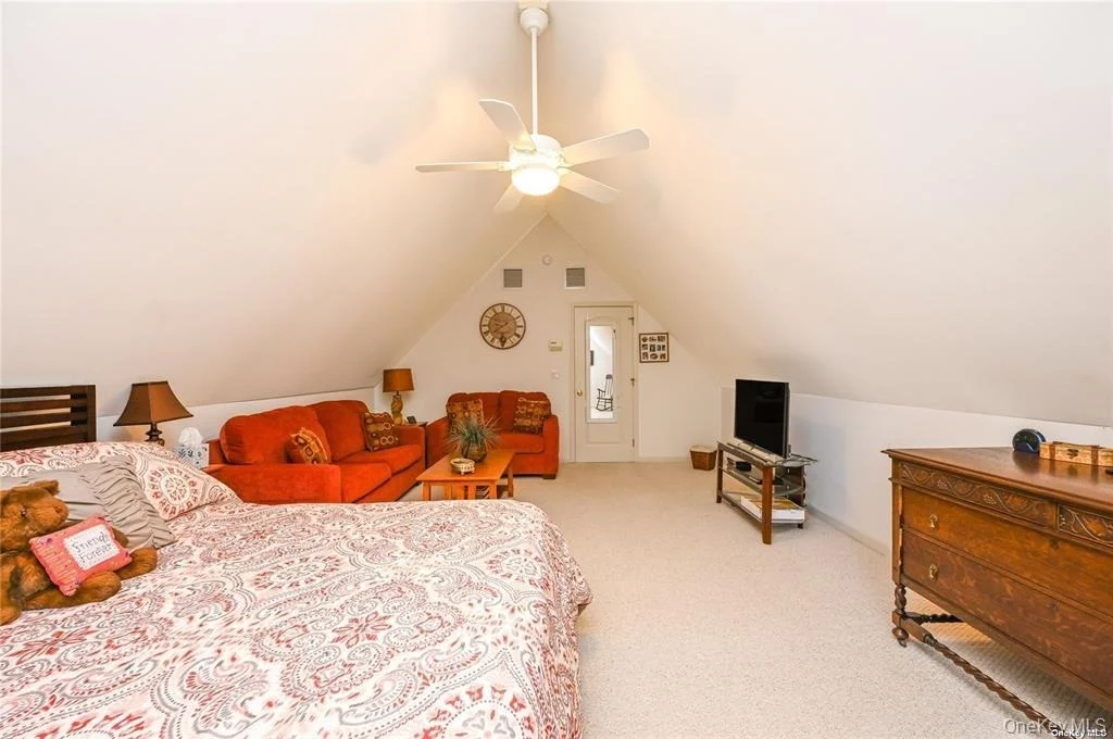 Photo of 828 Pondview Road