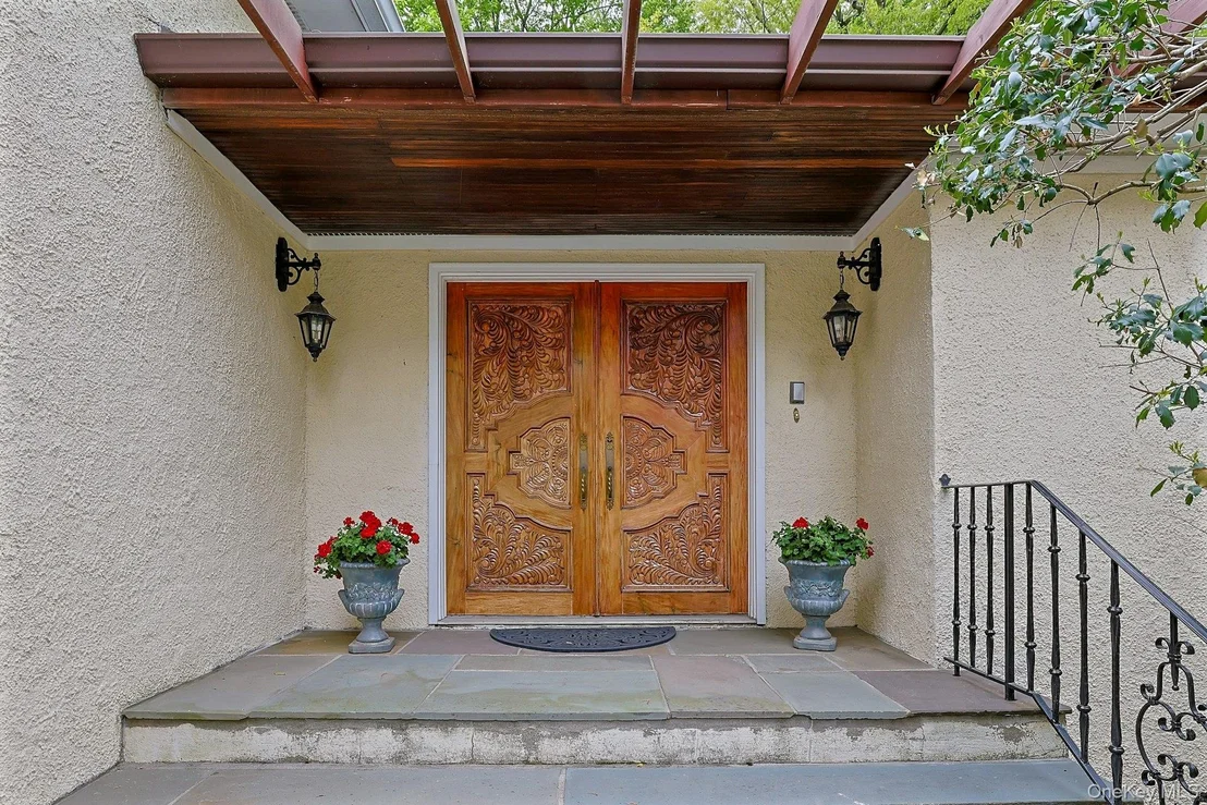 Photo of 77 Central Drive
