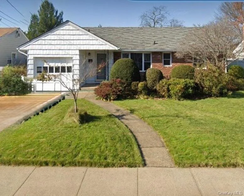Photo of 2582 Oceanside Road