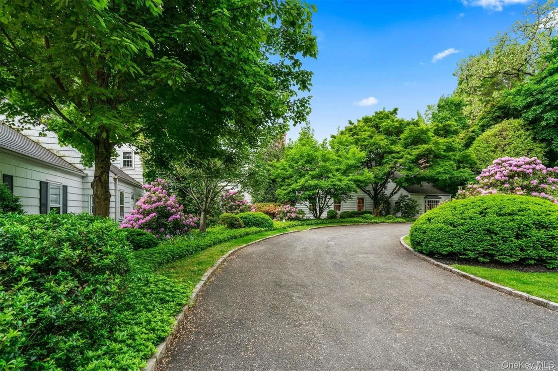Photo of 200 Cleft Road