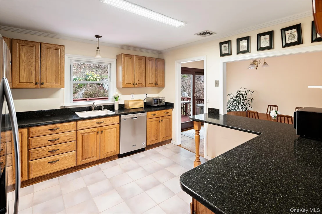 Photo of 479 Sprout Brook Road