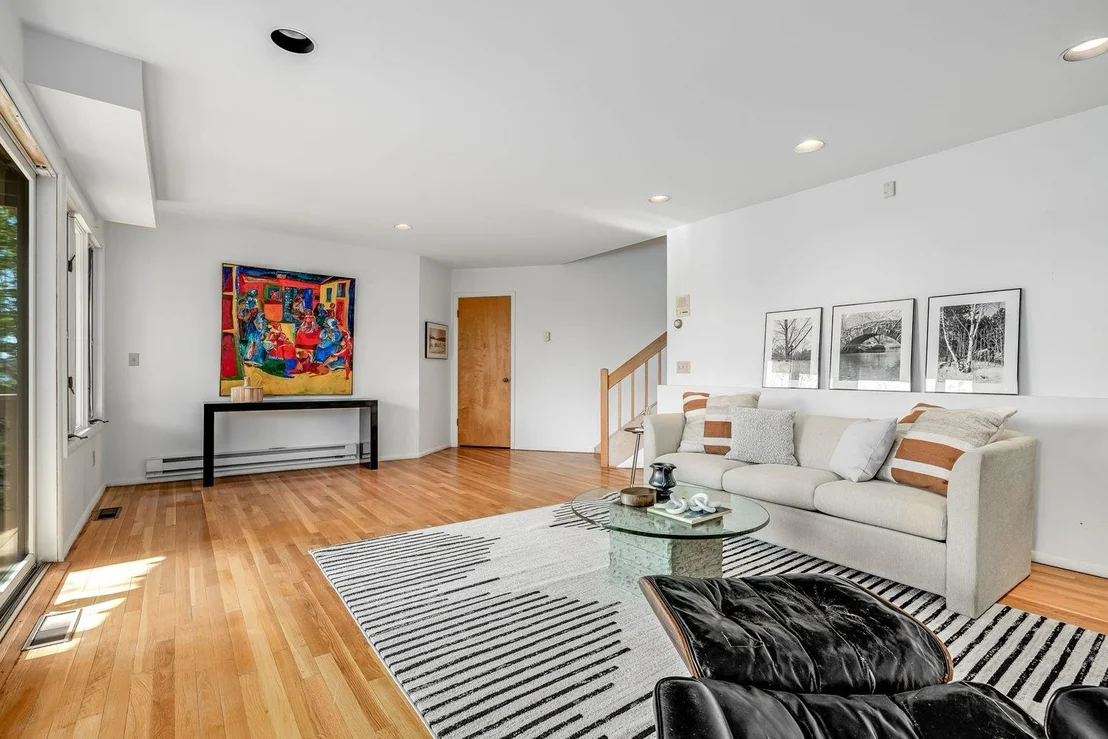 Photo of 444 River Road