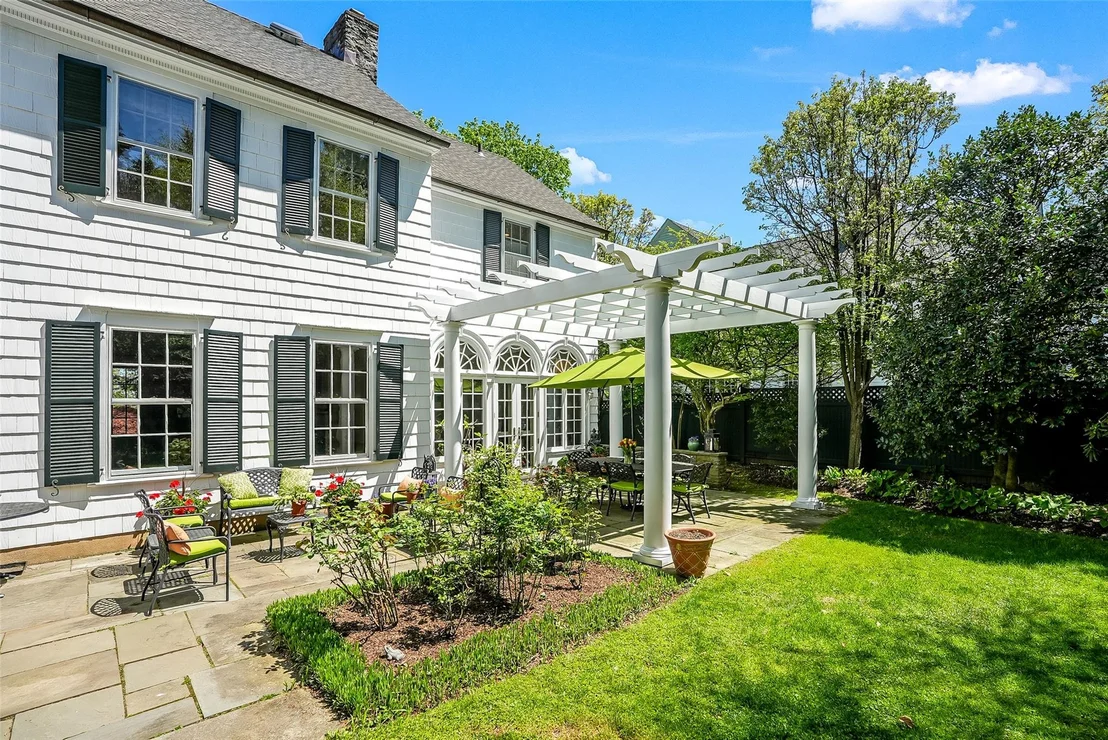 Photo of 472 Purchase Street