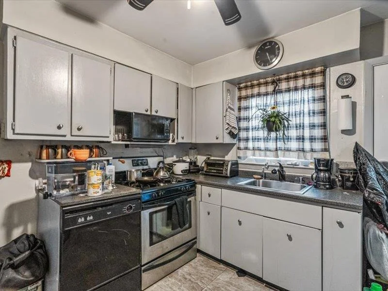 Photo of 3400 Parkway Drive