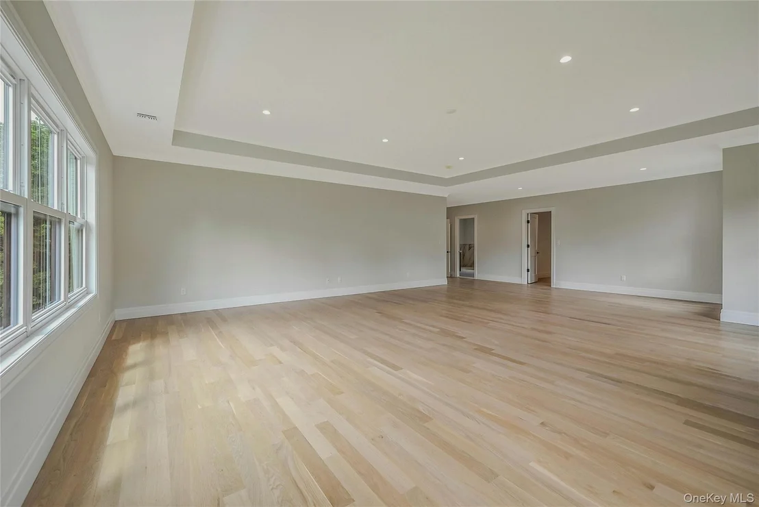 Photo of 107 Cedar Swamp Road