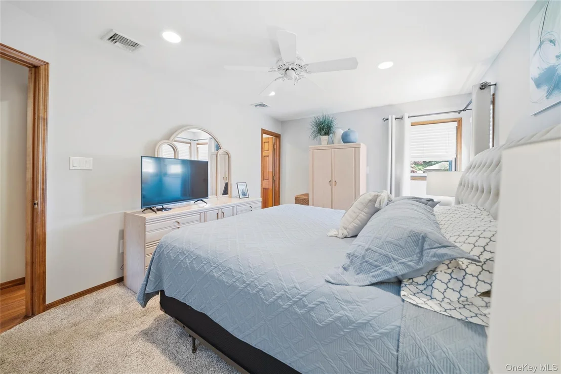 Photo of 23 Selden Boulevard