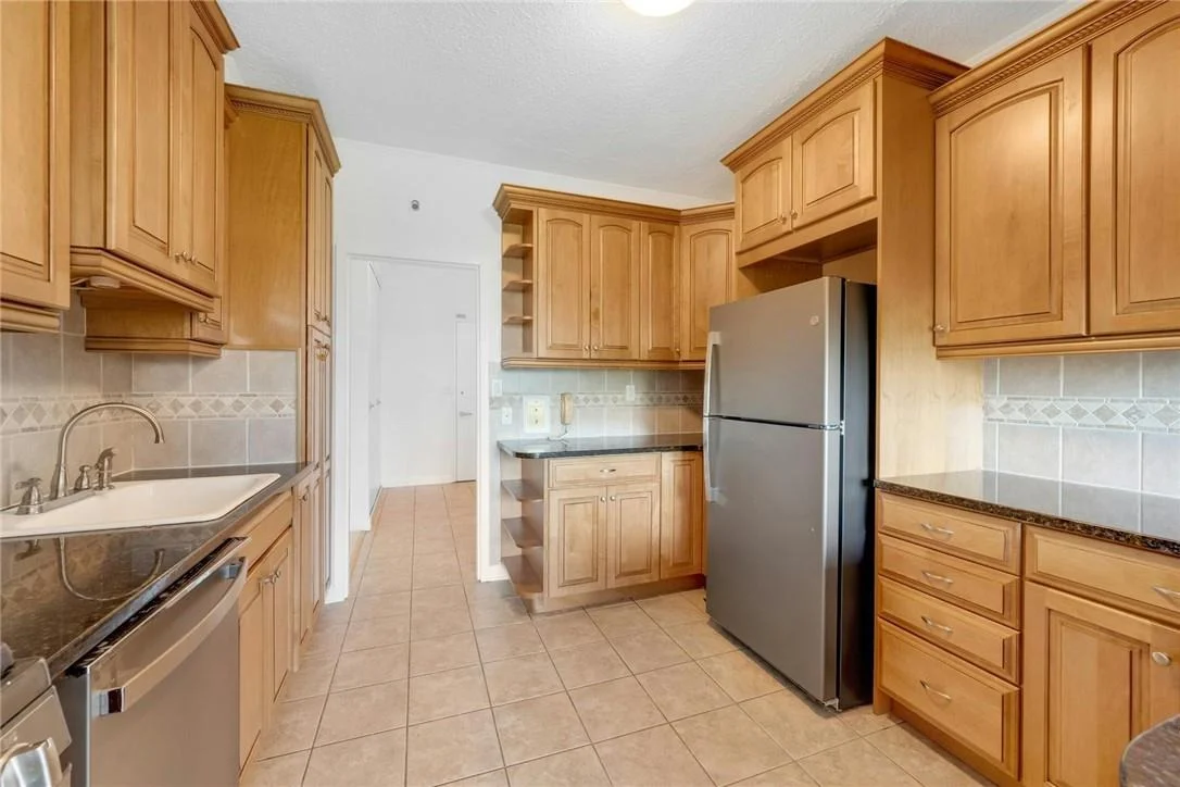 Photo of Unit 2C2 at 16 Rockledge Avenue