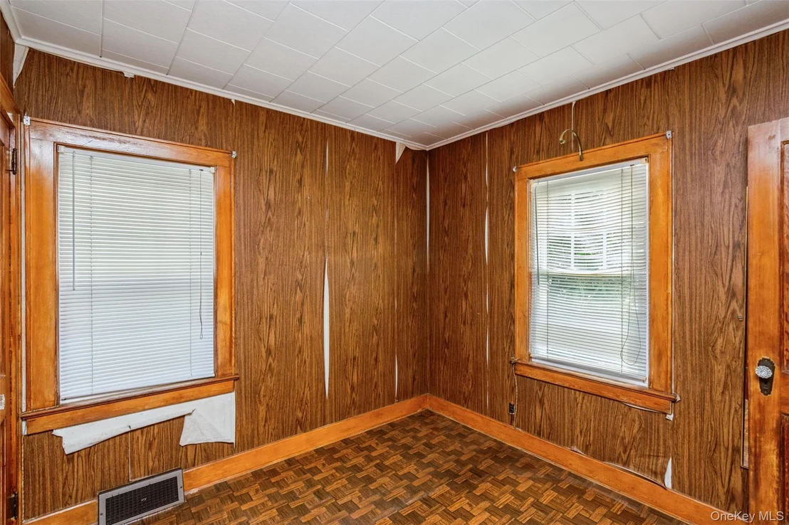 Photo of 10 Laurel Road