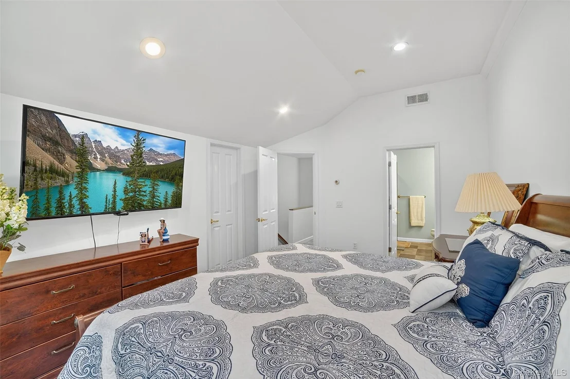 Photo of 527 Viewpoint Terrace