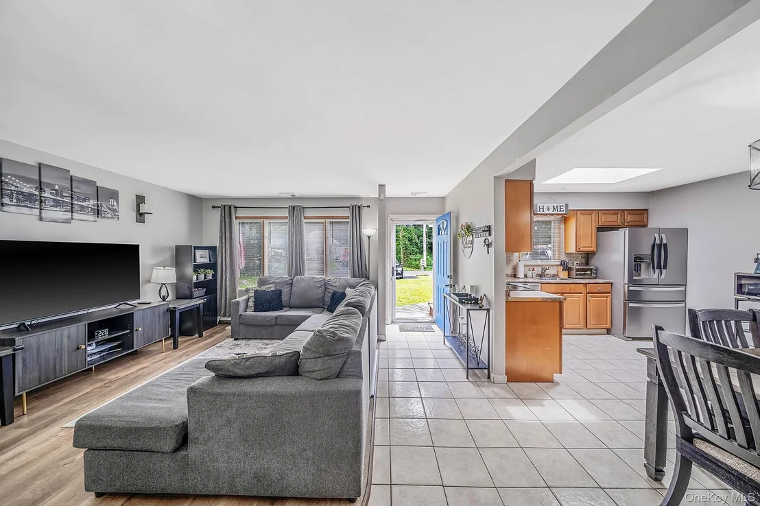 Photo of 43 Wavecrest Drive