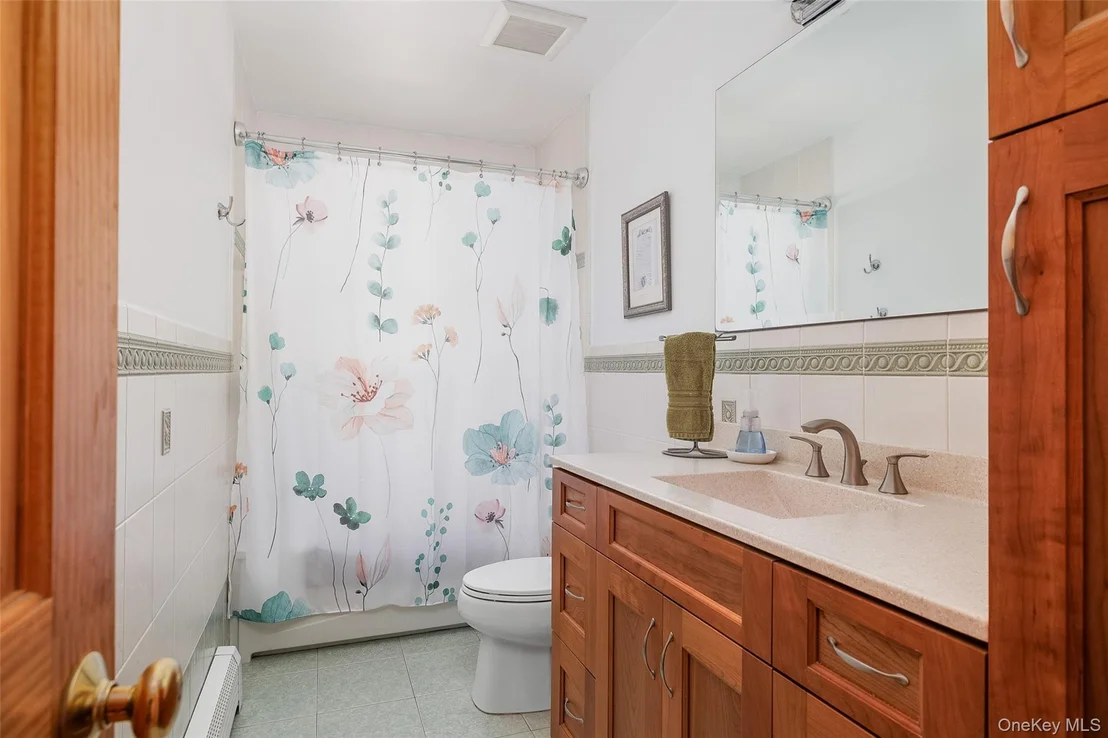 Photo of 44 Juniper Avenue