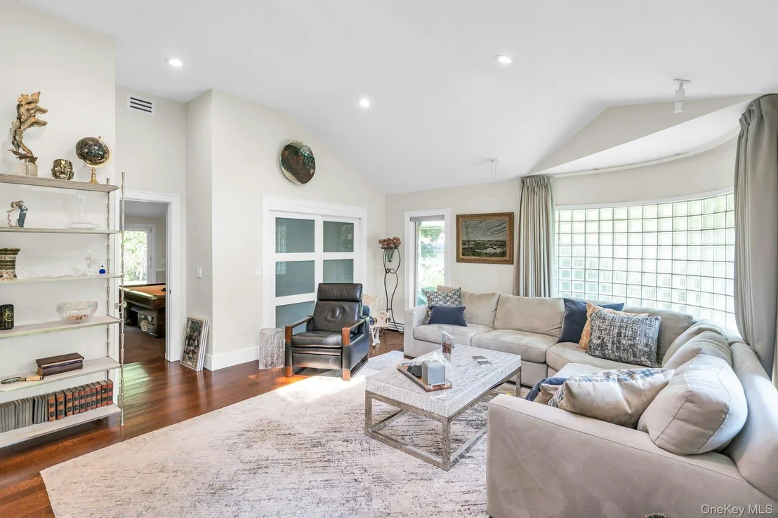 Photo of 18 Regent Place