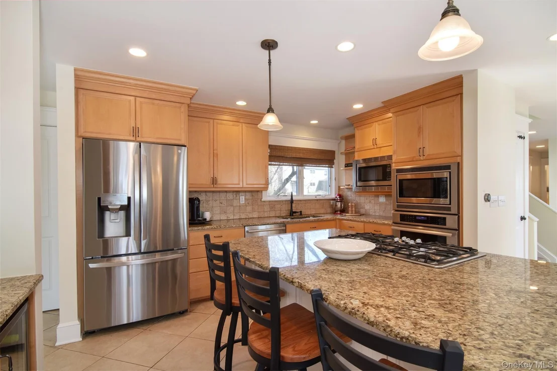 Photo of 153 Fieldpoint Drive