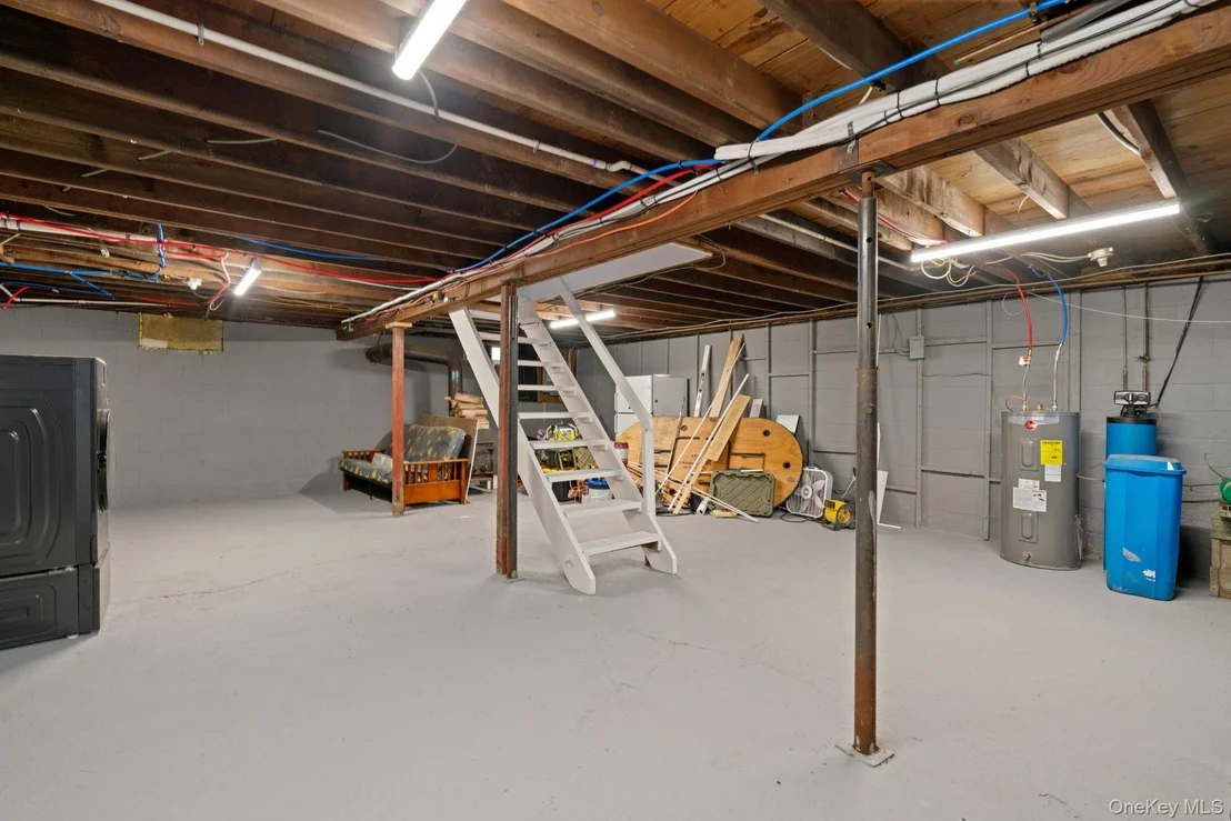 Photo of 601 Lakeside Road