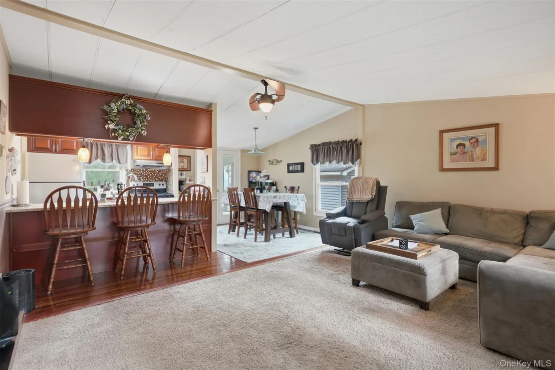 Photo of 4 Seneca Lane