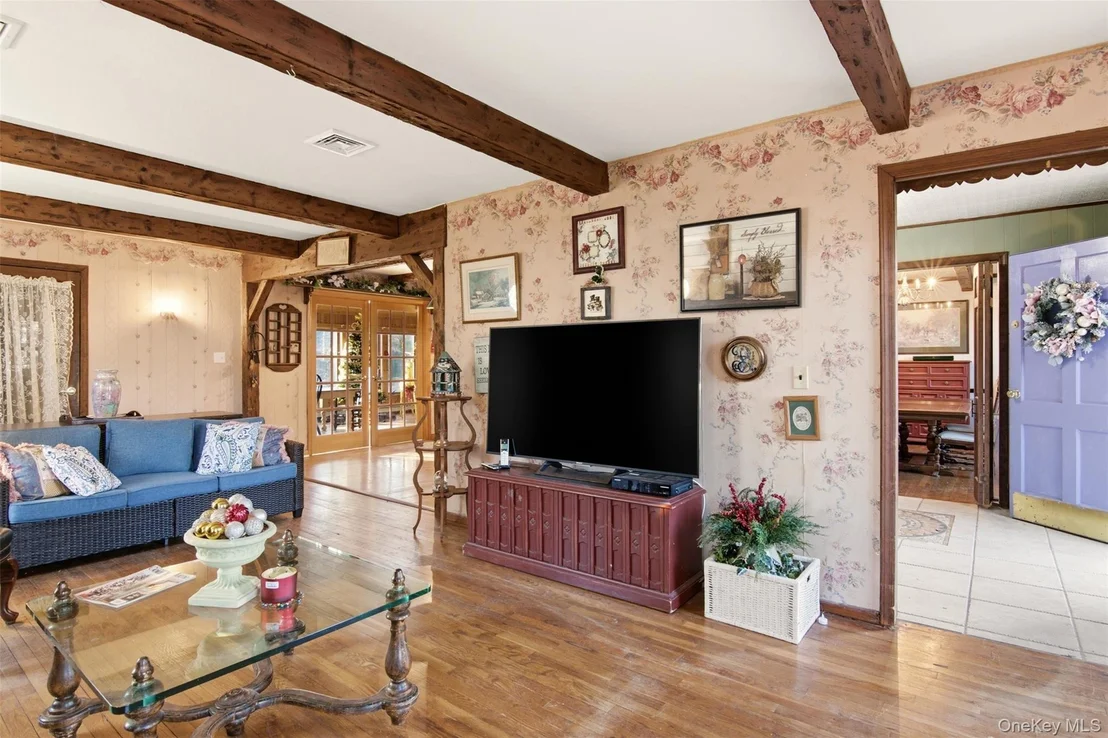 Photo of 105 Rustic Road