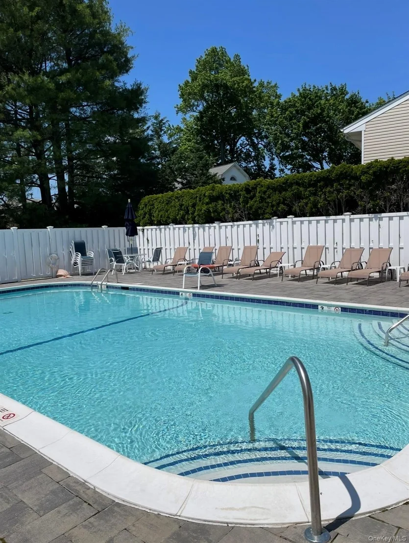Photo of Unit 504 at 2355 Pershing Boulevard