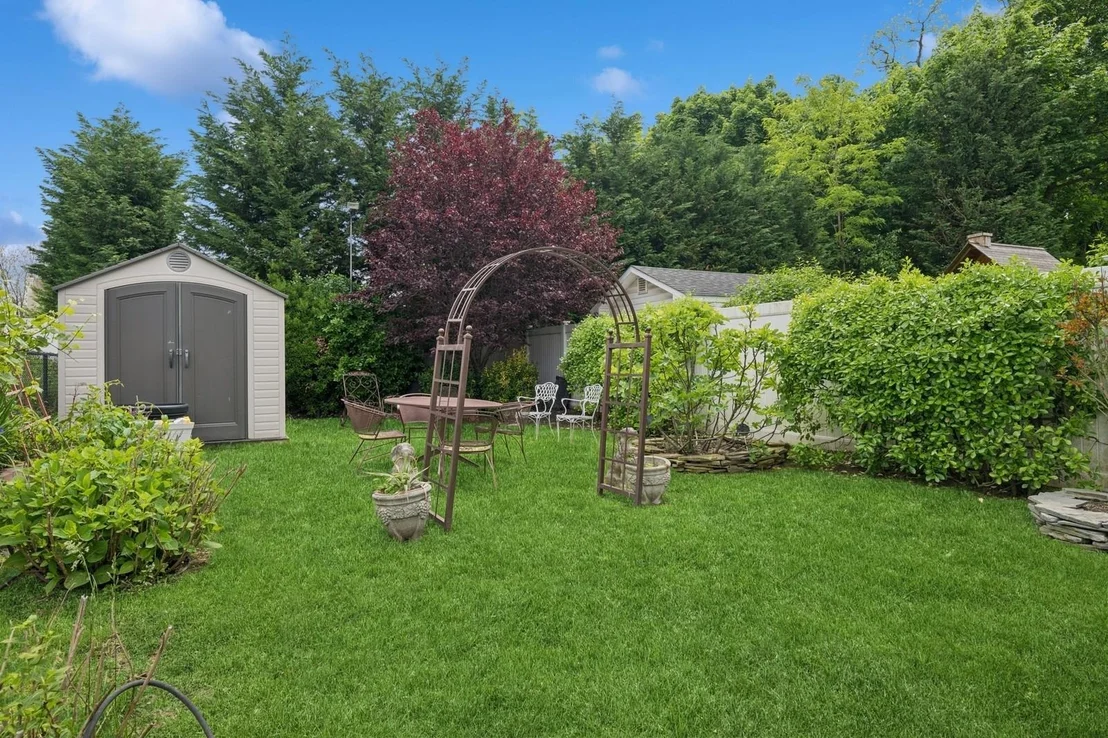 Photo of 2525 Beverly Road
