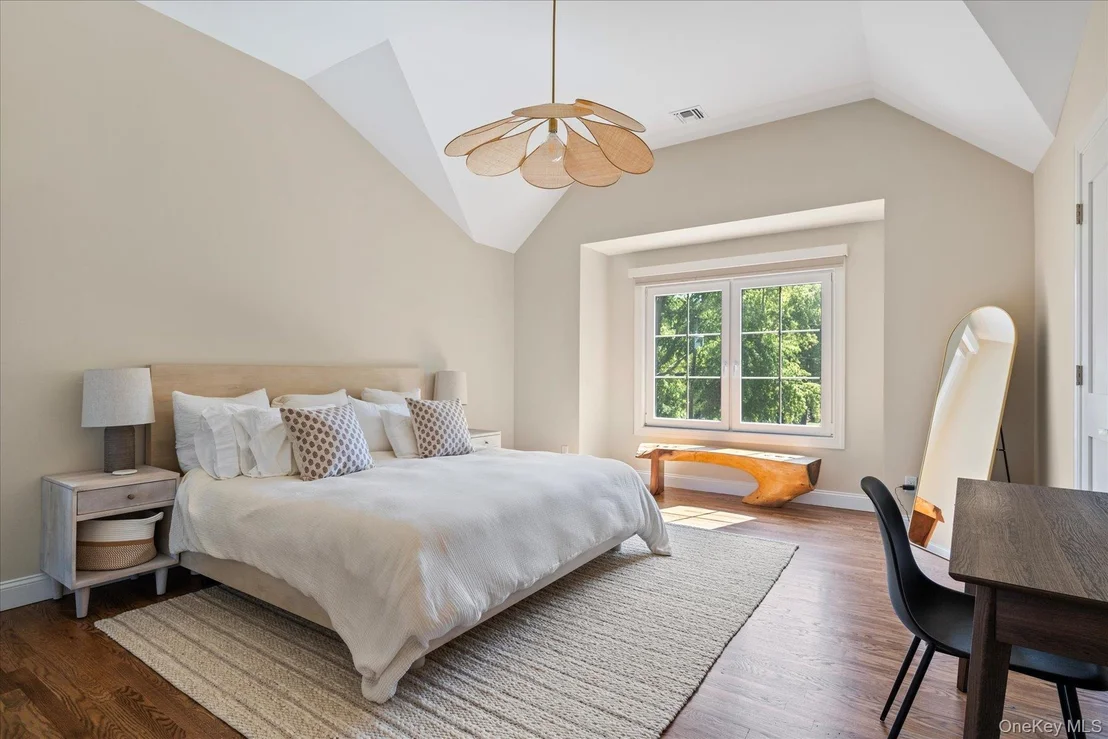 Photo of 660 Sutton Place