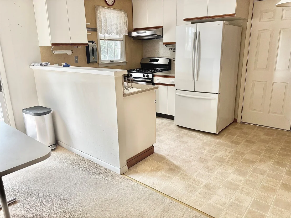 Photo of 250 Swan Lake Drive