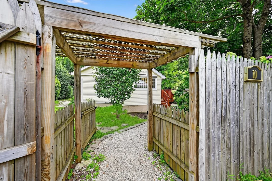Photo of 10 Eagle Street