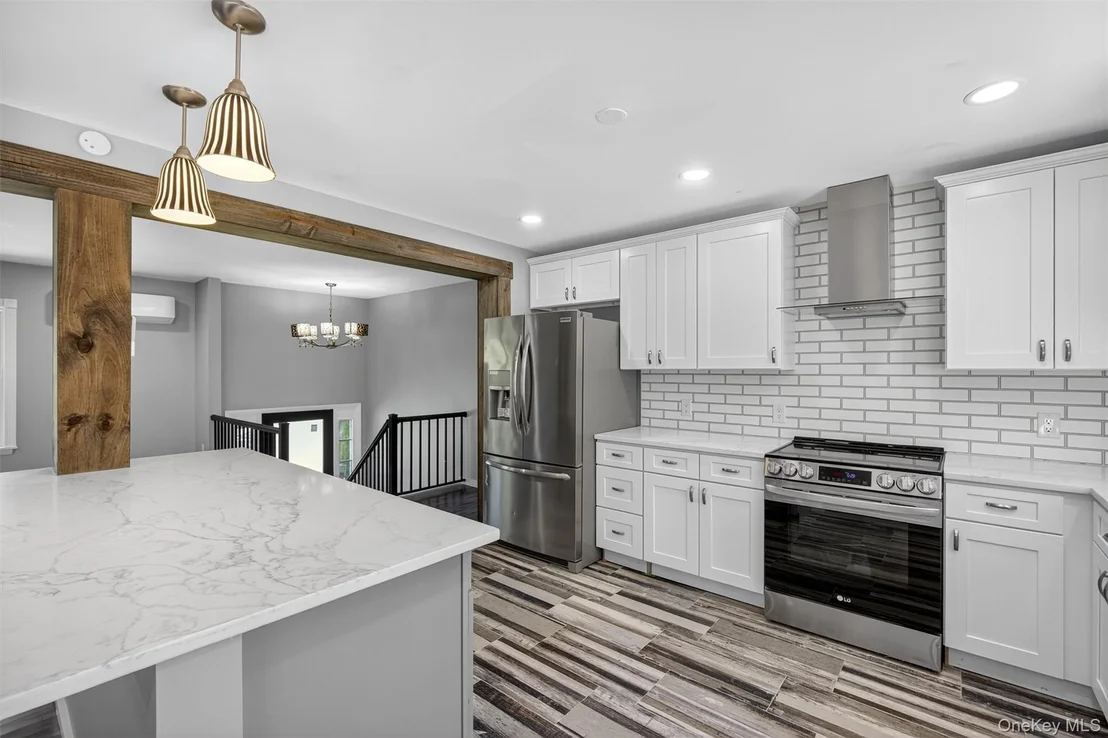 Photo of 619 Creekside Road