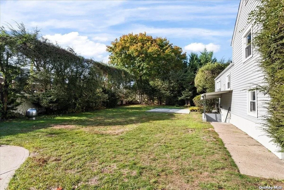 Photo of 35 Parkview Circle S