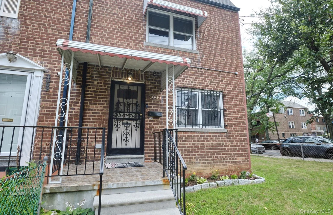 Photo of 3000 Radcliff Avenue