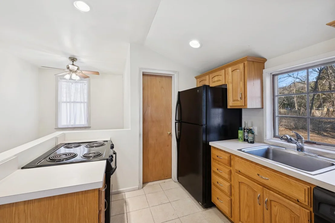 Photo of 807 Meadow Road