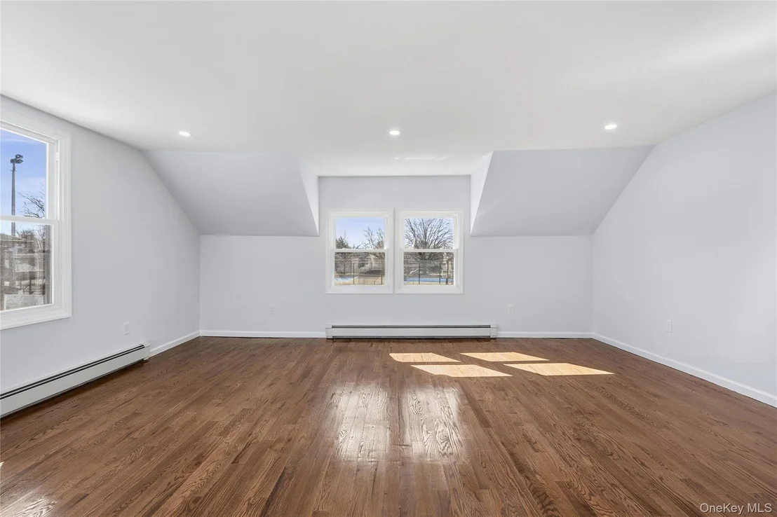 Photo of 22 Colonial Avenue