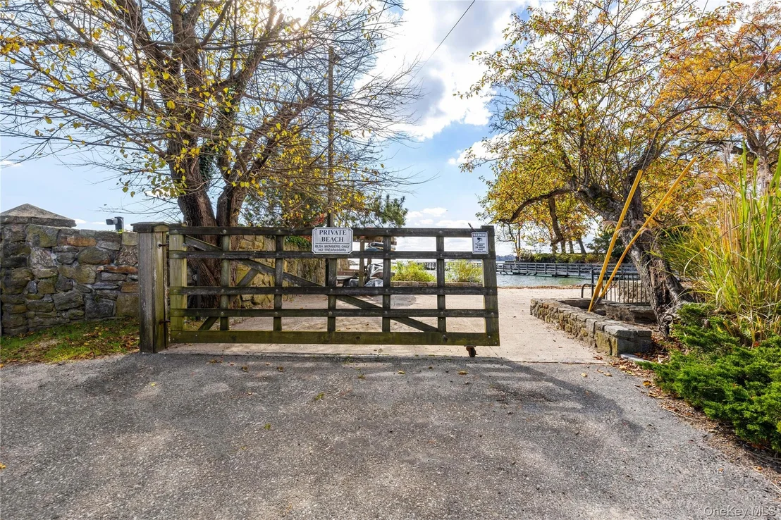 Photo of 69 Brevoort Lane