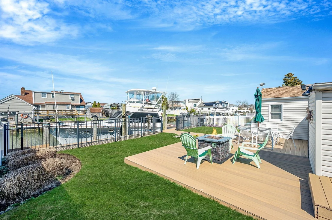 Photo of 320 East Drive