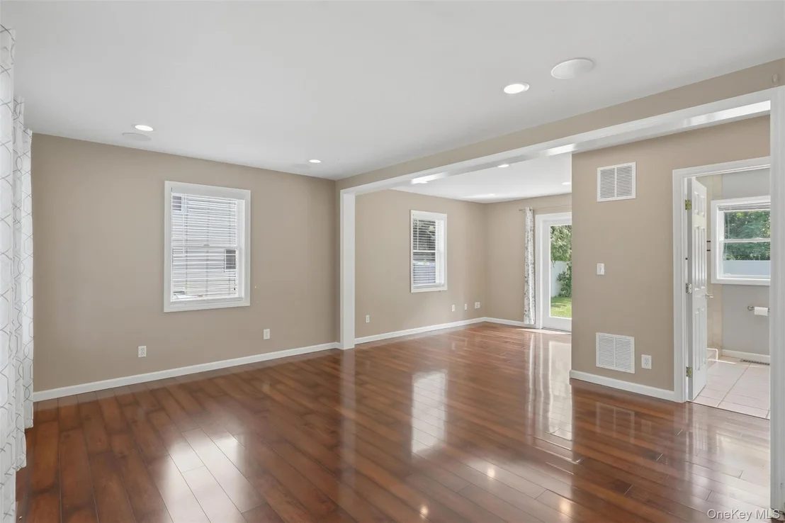 Photo of 10 Henmond Boulevard