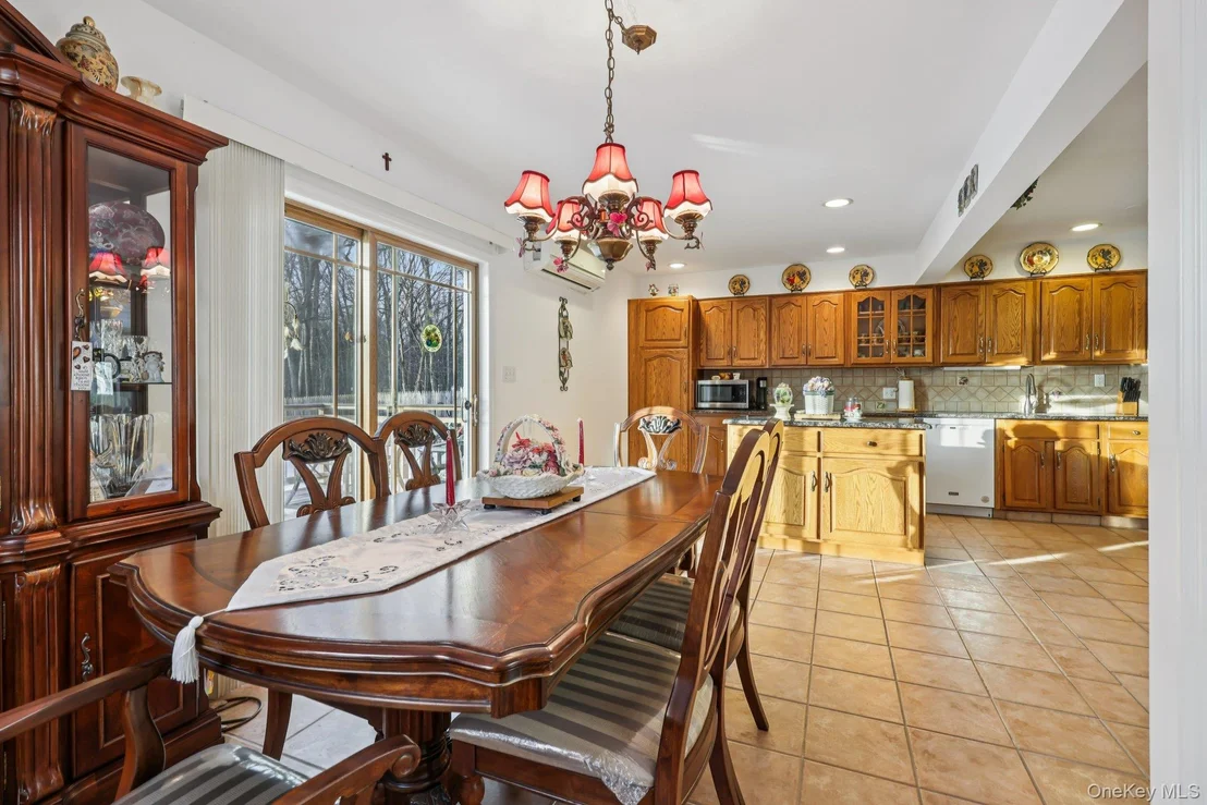 Photo of 375 Laurel Road