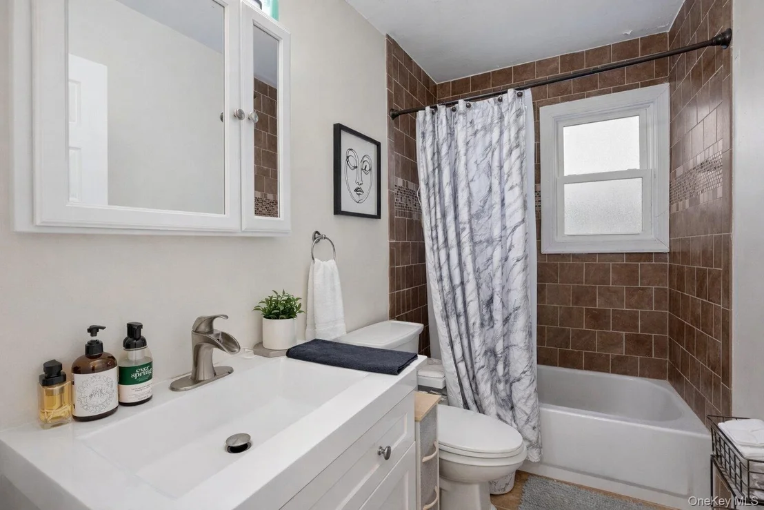 Photo of 23 Pineview Boulevard