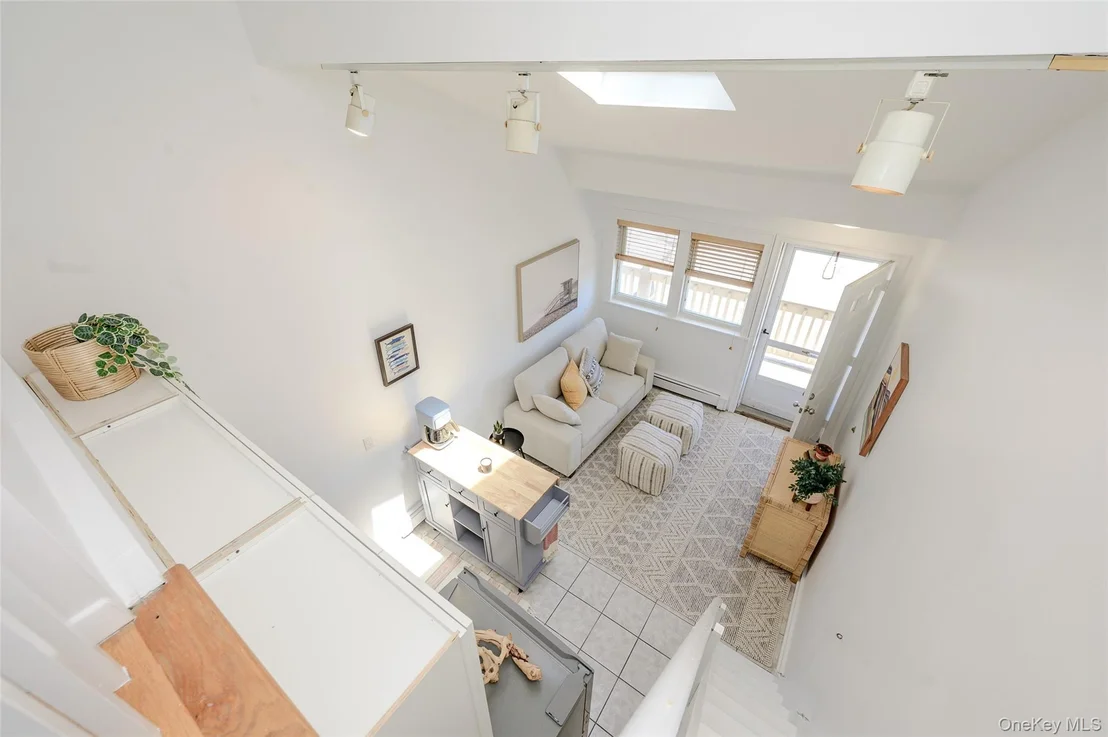 Photo of Unit 11 at 979 Oceanfront