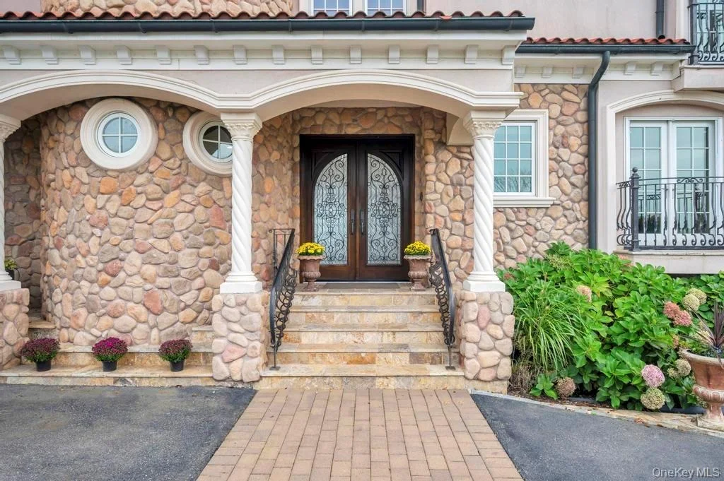 Photo of 1101 Harbor Road