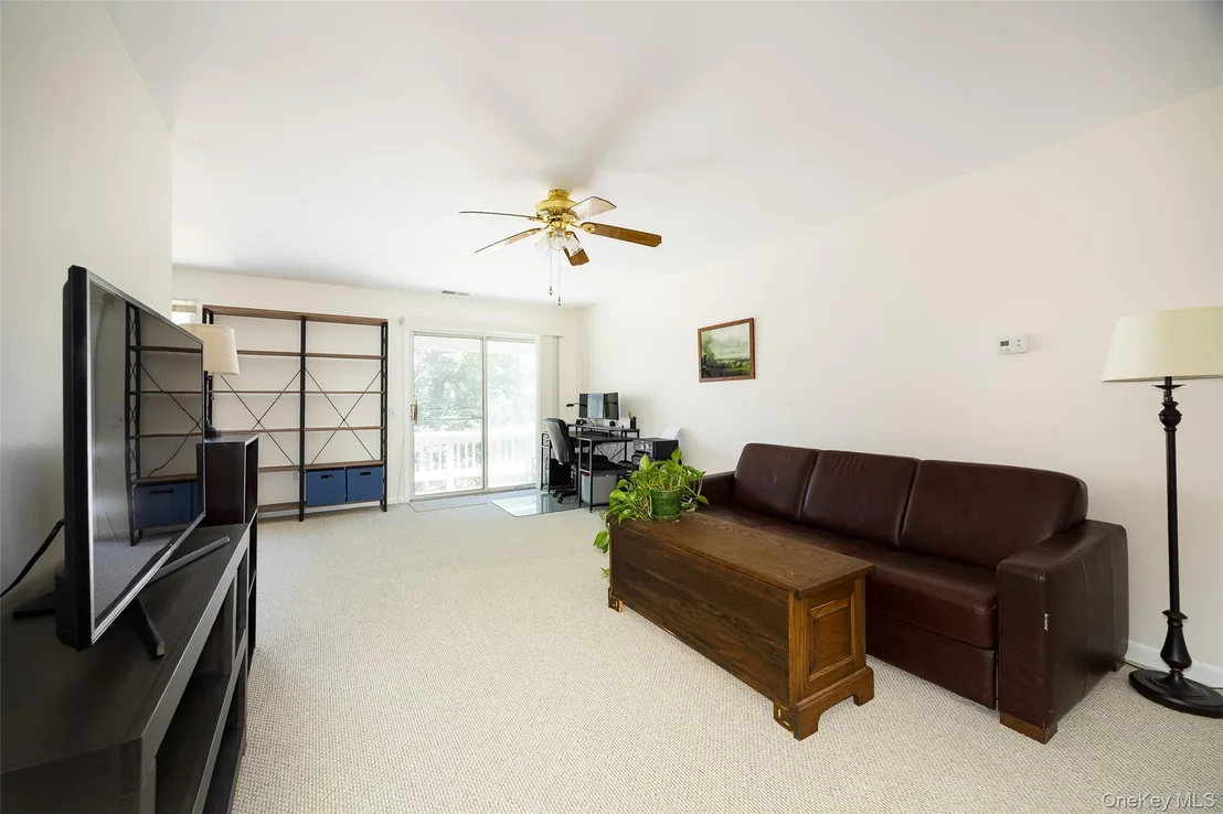 Photo of Unit G at 302 Commons Way