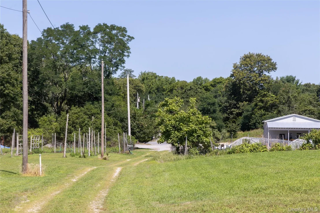 Photo of 2450 Main Road