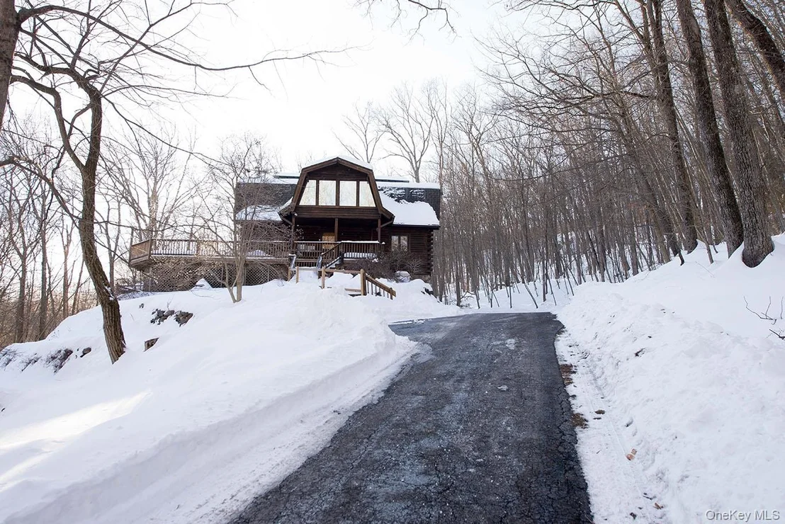Photo of 1644 Lakes Road
