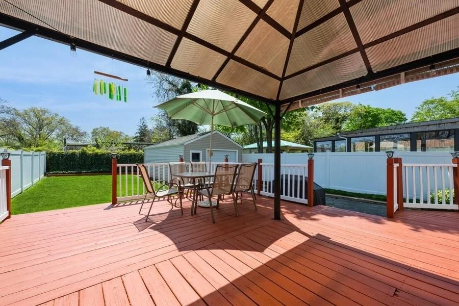 Photo of 1050 Lakeside Place