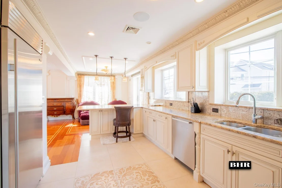 Photo of 4094 Ocean Avenue