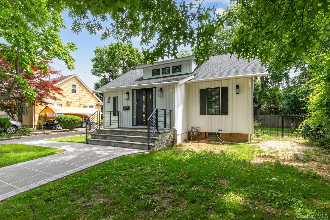 Photo of 367 Summit Avenue
