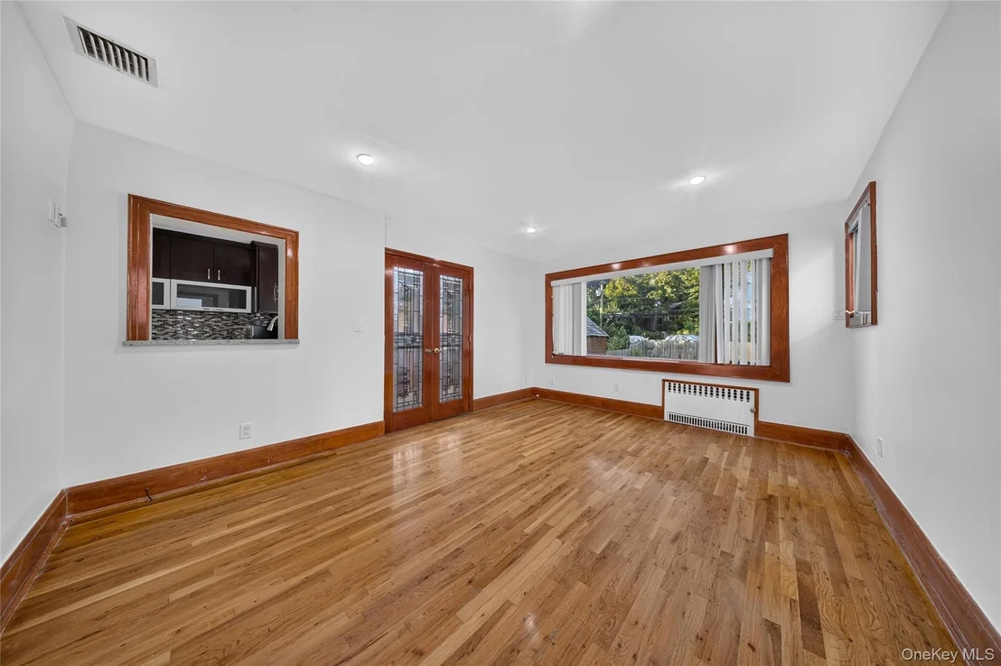 Photo of 46-19 Iris Lane