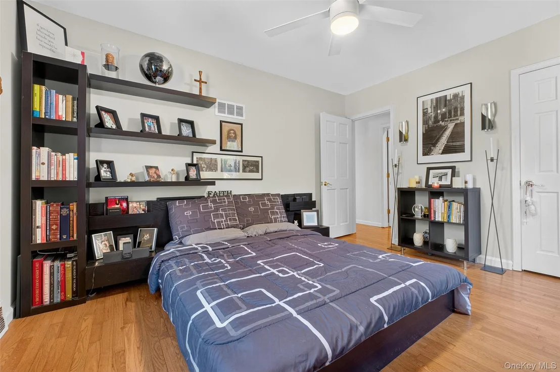 Photo of 105 Buckingham Avenue