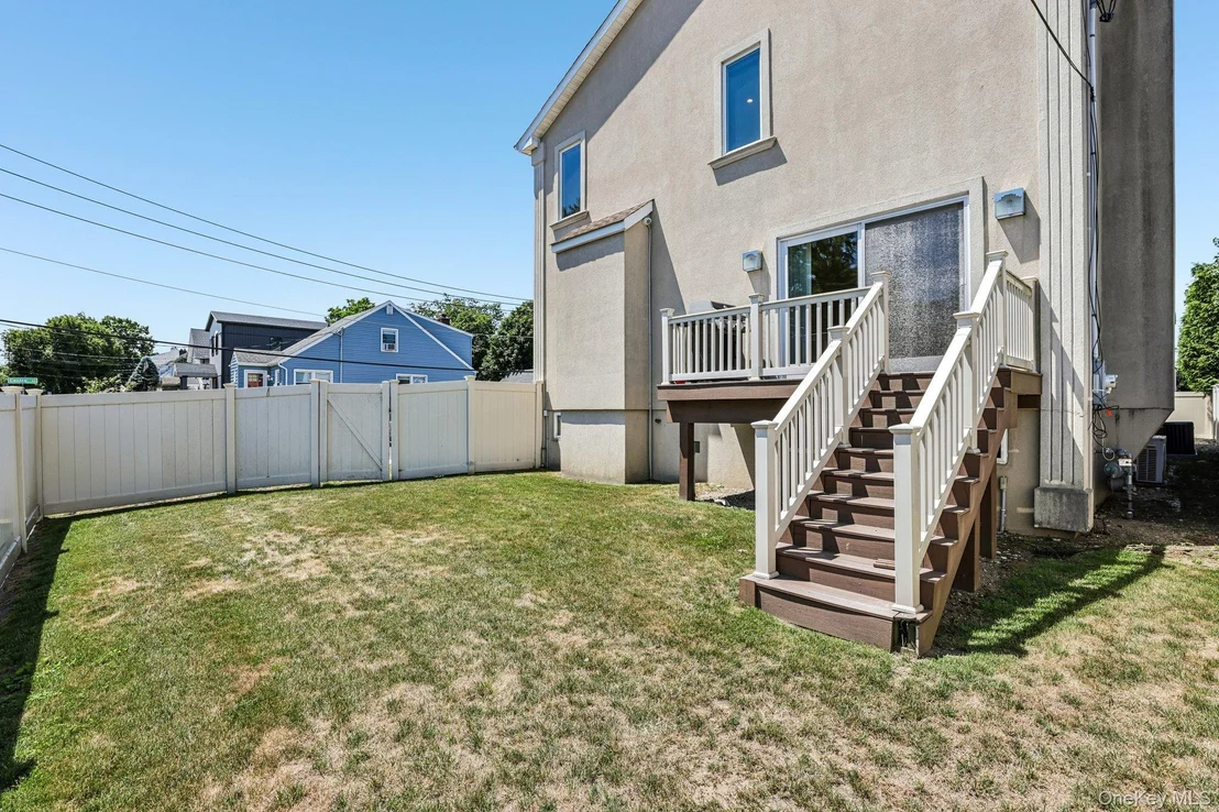 Photo of 1218 Centre Street