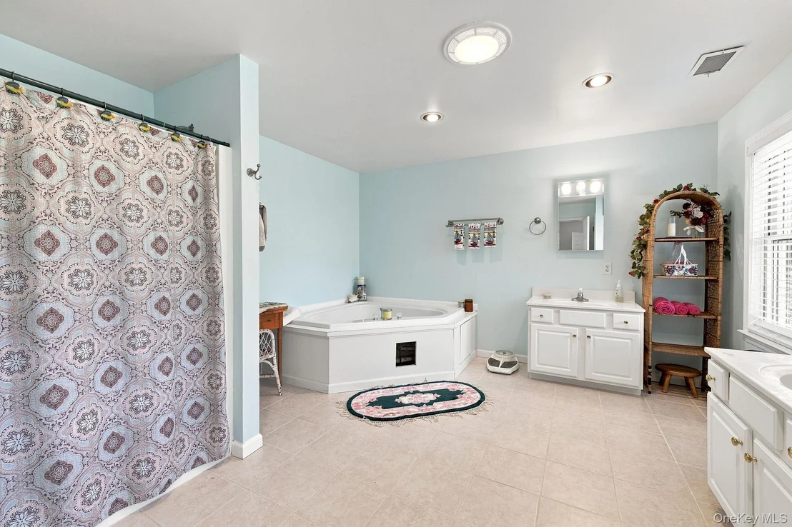 Photo of 480 Haviland Drive