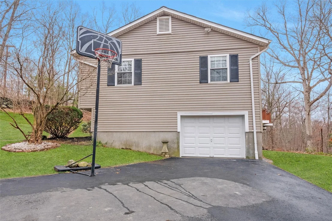 Photo of 19 Split Rock Road